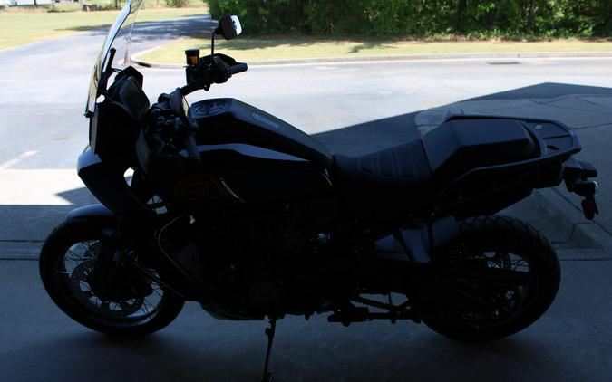 2026 Harley-Davidson® Pan America® 1250 Special Vivid Black Black Laced Wheels