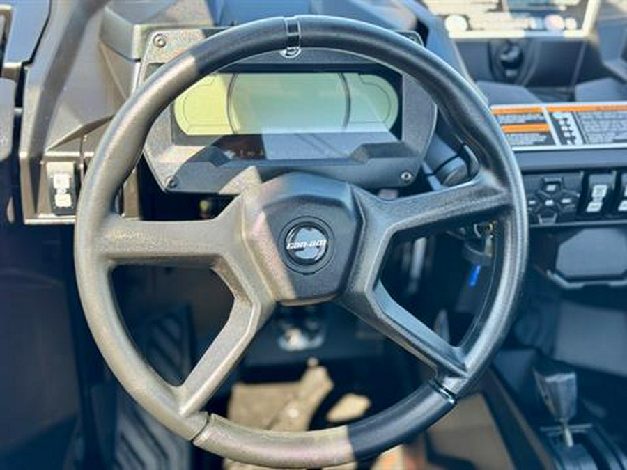 2025 Can-Am Maverick Sport X MR