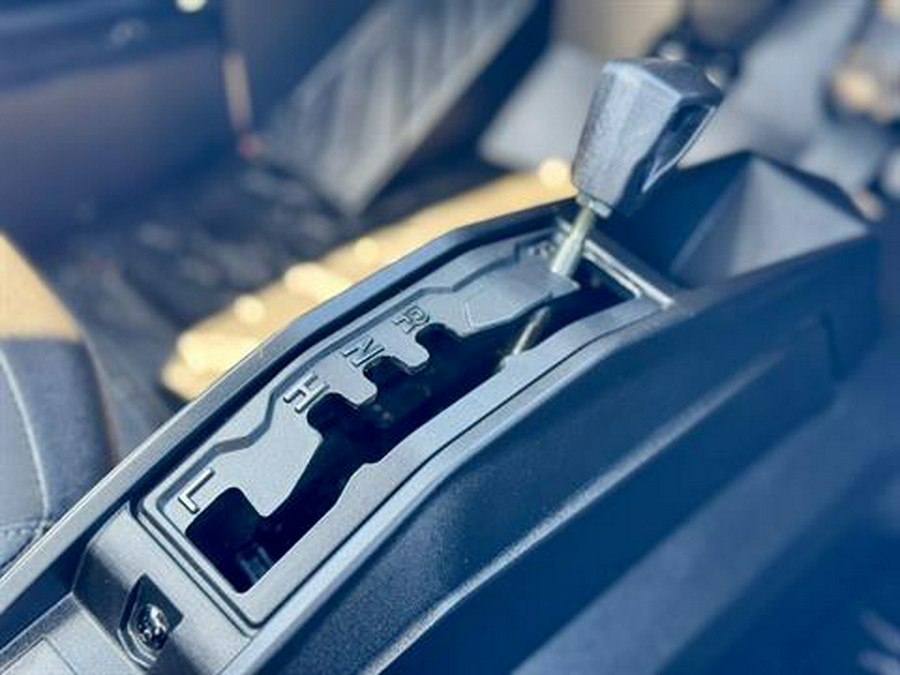 2025 Can-Am Maverick Sport X MR