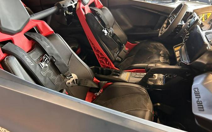 2025 Can-Am® Maverick R Max X RS Dusty Navy & Legion Red