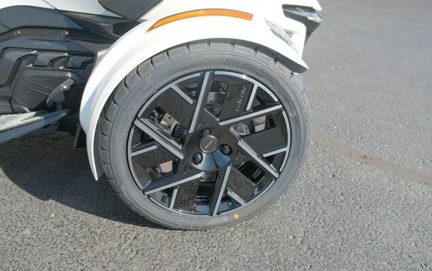 2026 CAN-AM SPYDER RT SEA-TO-SKY