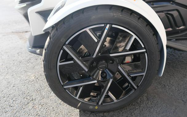 2026 CAN-AM SPYDER RT SEA-TO-SKY