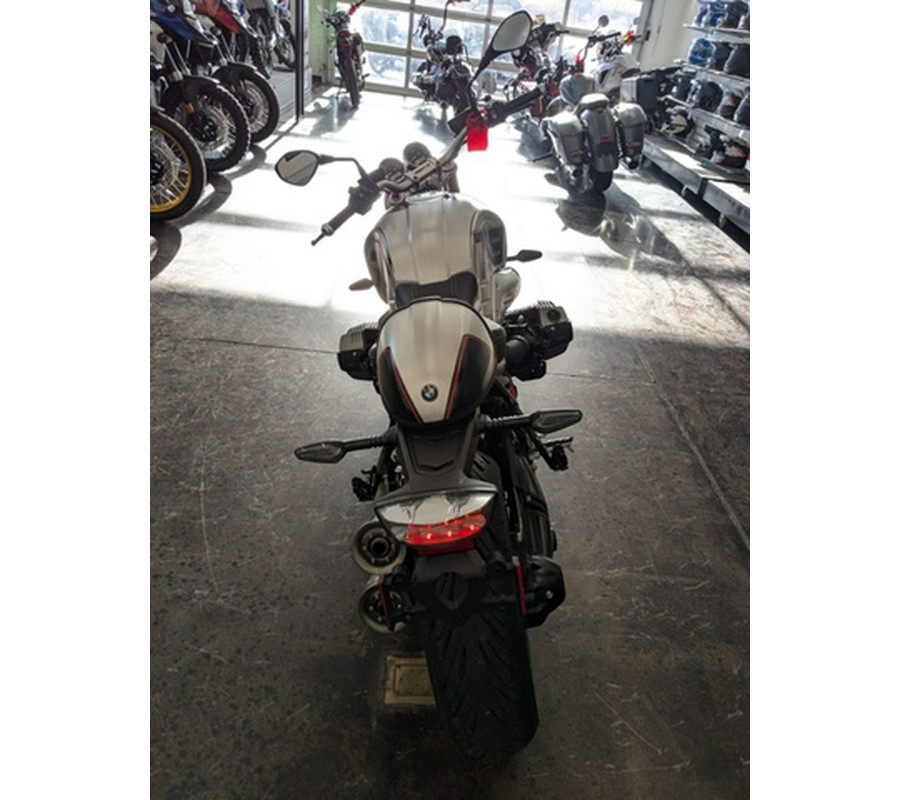2022 BMW R nineT 719 Night Black Matte/Aluminum Matte 719