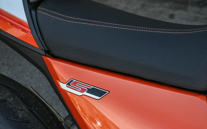 2025 BMW R 12 S Lava Orange Metallic nineT