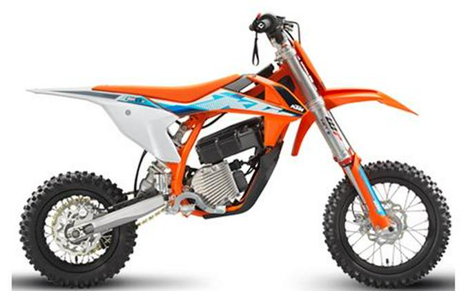 2023 KTM SX-E 3 First Look [Just In Time For Christmas]