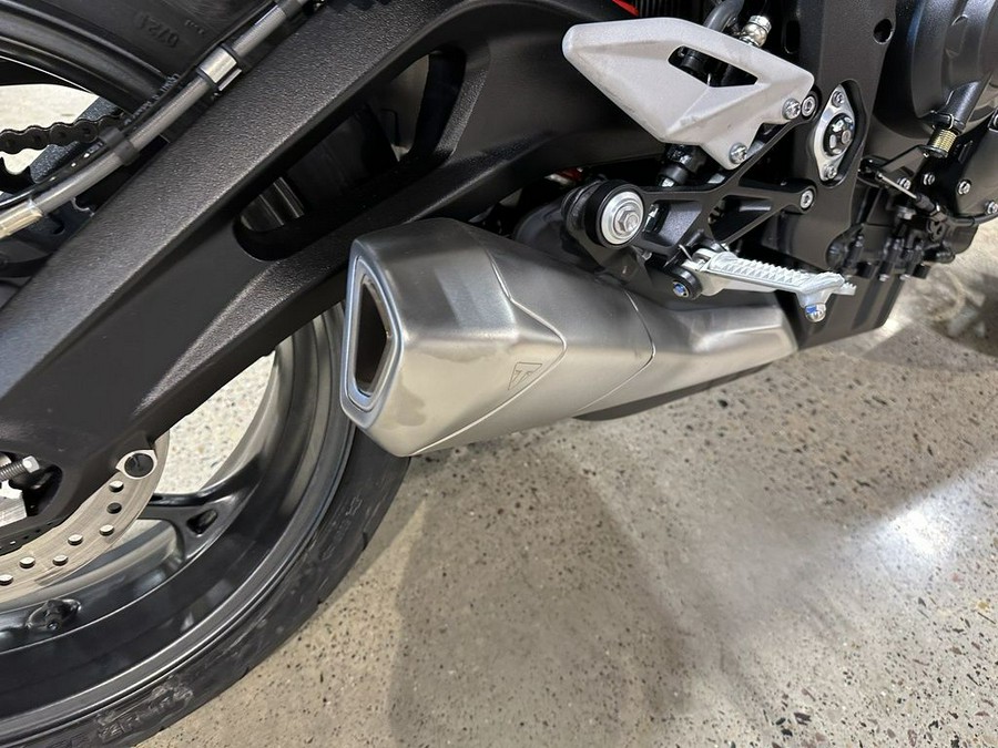 2024 Triumph Street Triple 765 R Silver Ice