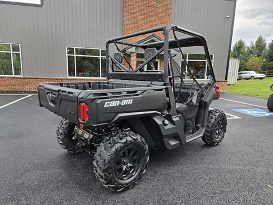 2024 Can-Am Defender DPS HD9