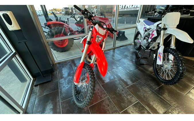 2025 Beta Motorcycles RR 200