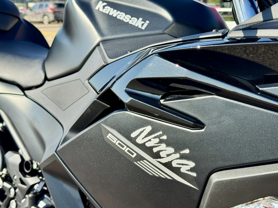 2026 Kawasaki Ninja® 500 Base