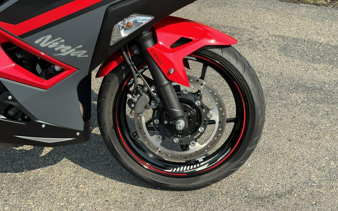 2025 Kawasaki Ninja® 500 SE ABS