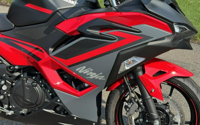 2025 Kawasaki Ninja® 500 SE ABS