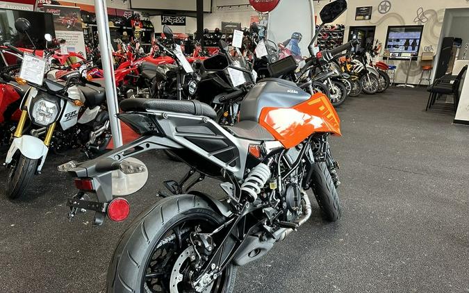 2024 KTM 250 Duke