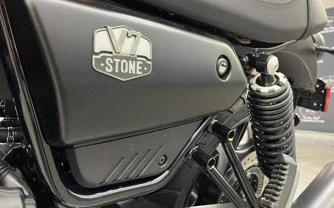 2023 Moto Guzzi V7 Stone