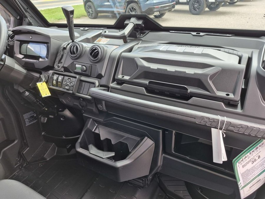 2026 Can-Am® Defender PRO Limited HD10