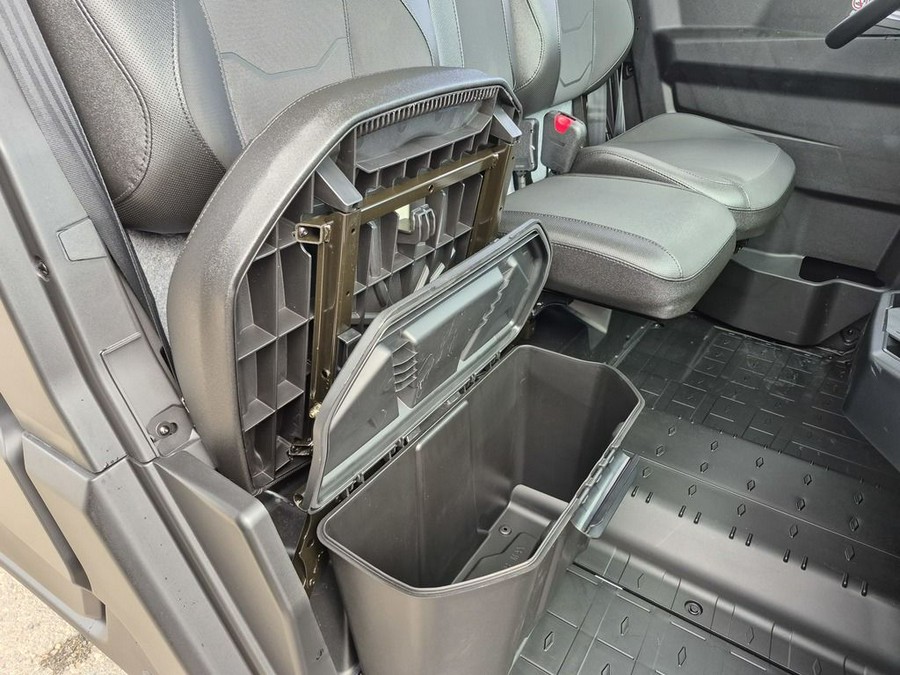 2026 Can-Am® Defender PRO Limited HD10