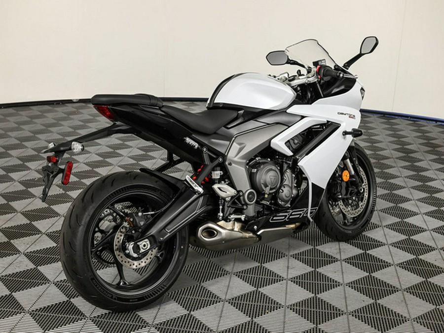 2025 Triumph Daytona 660 Snowdonia White/Sapphire Black 660