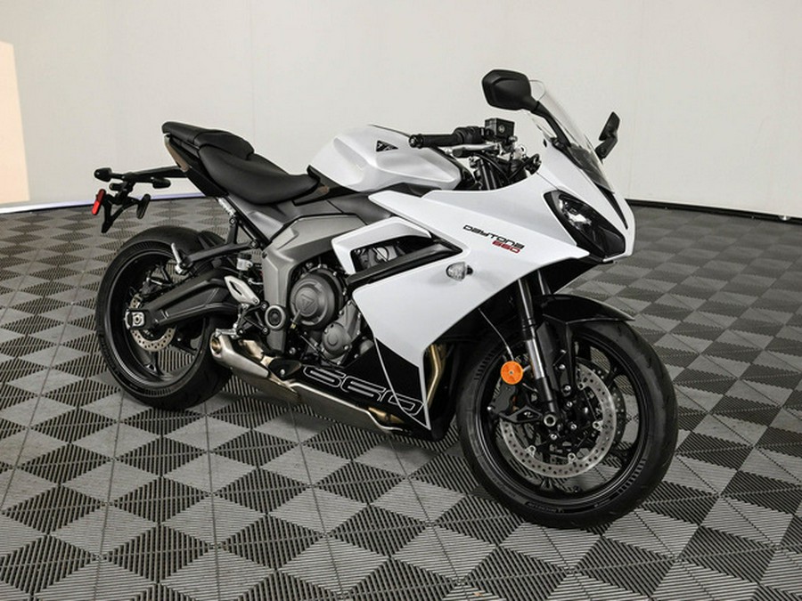 2025 Triumph Daytona 660 Snowdonia White/Sapphire Black 660