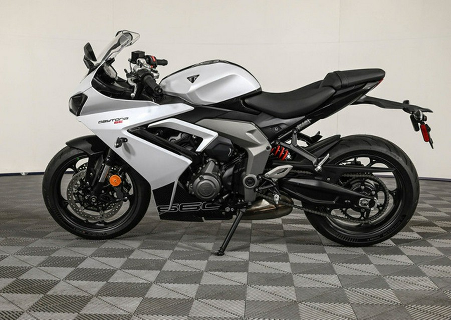 2025 Triumph Daytona 660 Snowdonia White/Sapphire Black 660