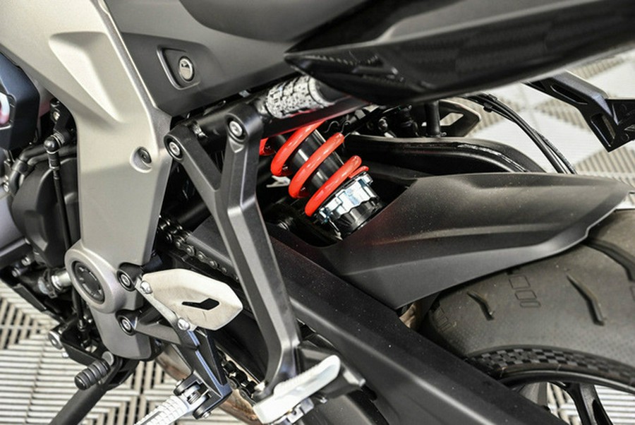 2025 Triumph Daytona 660 Snowdonia White/Sapphire Black 660