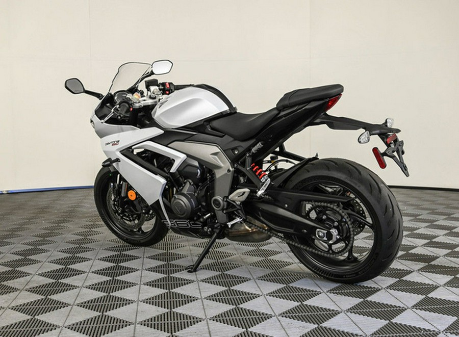 2025 Triumph Daytona 660 Snowdonia White/Sapphire Black 660