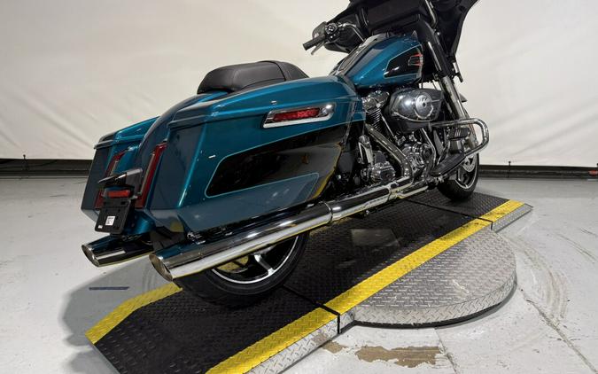 2026 Harley-Davidson® Street Glide® Teal Thunder / Vivid Black Chrome Trim