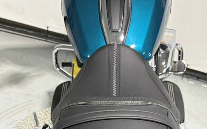 2026 Harley-Davidson® Street Glide® Teal Thunder / Vivid Black Chrome Trim