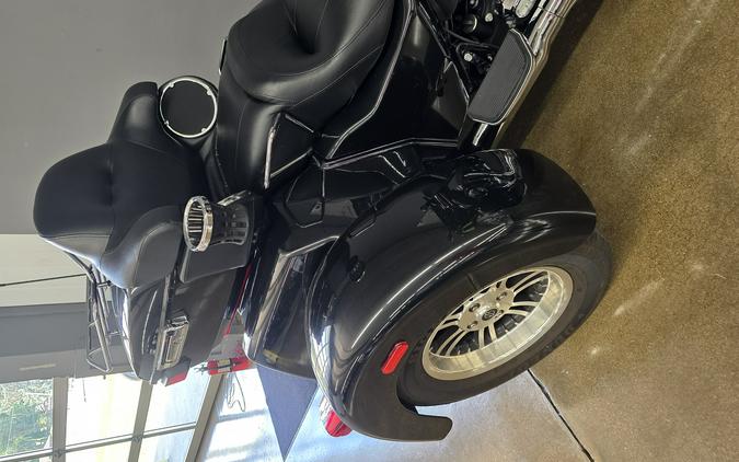 2018 Harley-Davidson® Tri Glide® Ultra FLHTCUTG - U850254
