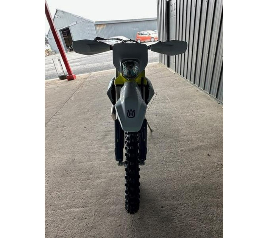 2025 Husqvarna® TE 300