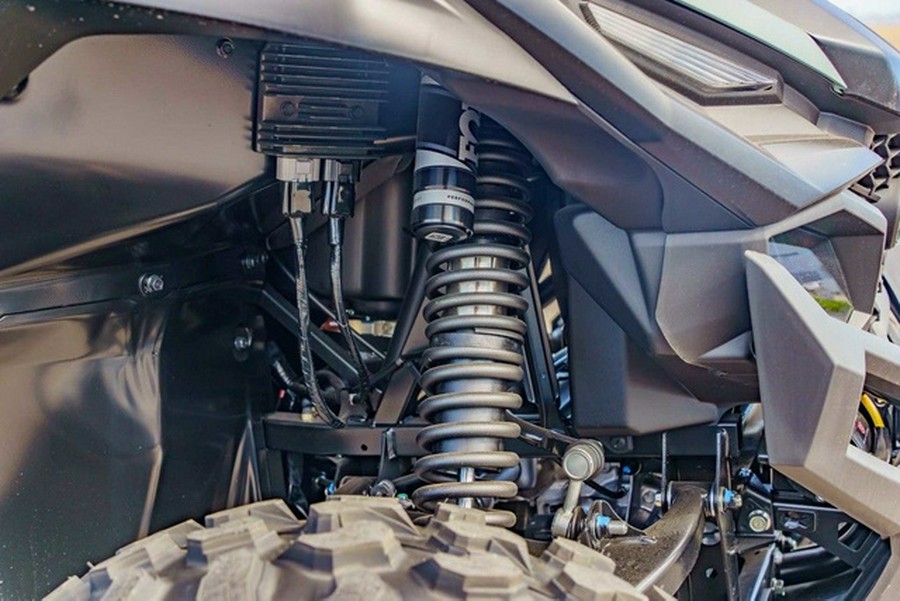 2026 Yamaha Wolverine Rmax4 1000 Xt-R