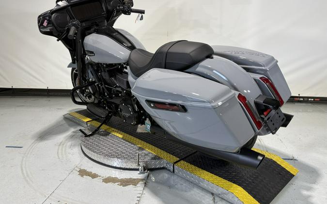 2026 Harley-Davidson® Street Glide® Dark Billiard Gray Black Trim