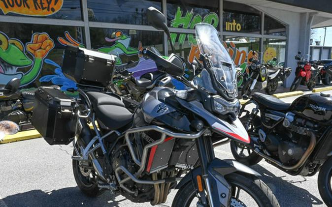 2025 Triumph Tiger 900 GT Pro Graphite / Sapphire Black Rally Pro Carbon Black Sapphire Black