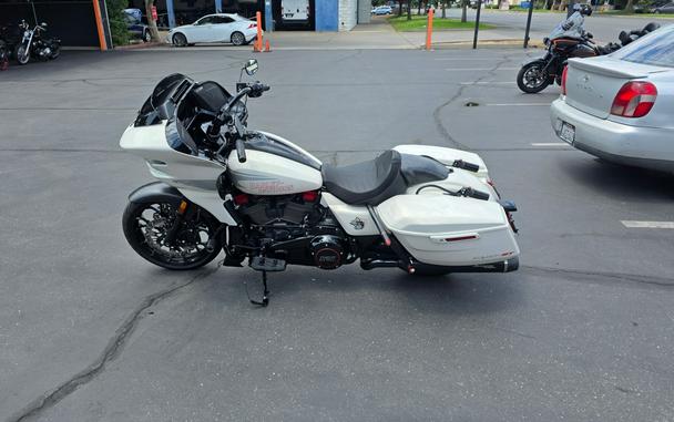 FLTRXSTSE 2024 CVO™ Road Glide® ST