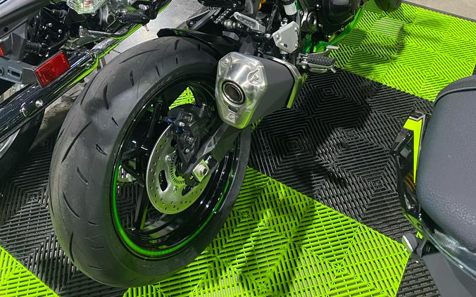 2024 Kawasaki Z900 SE ABS