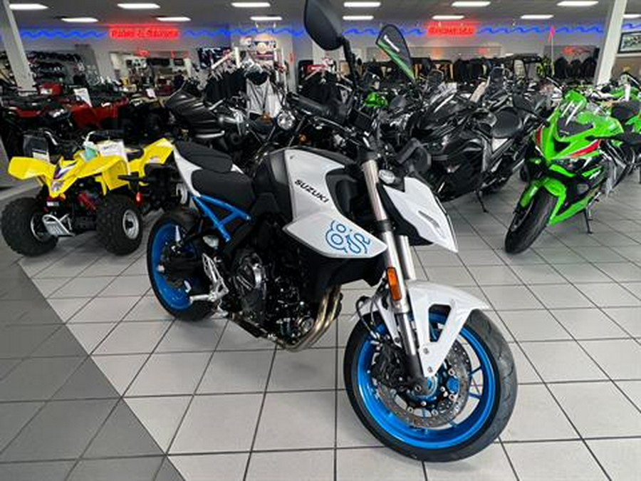 2023 Suzuki GSX-8S