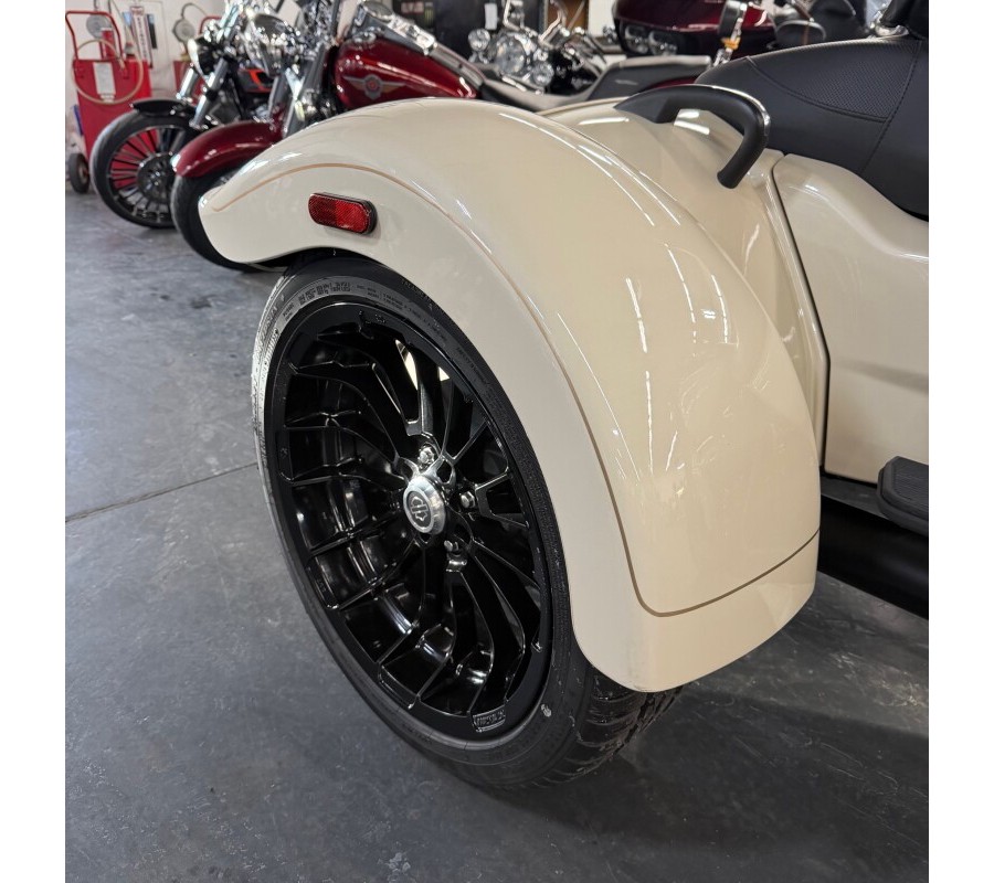 2023 FLRT Freewheeler®