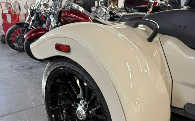 2023 FLRT Freewheeler®