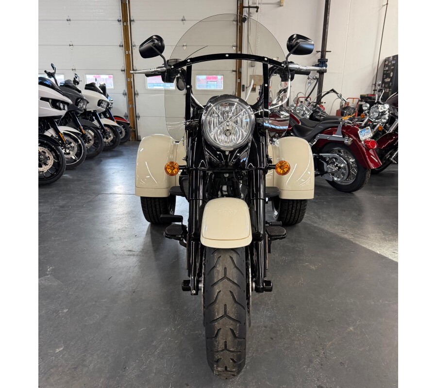 2023 FLRT Freewheeler®