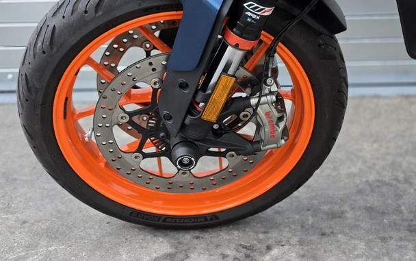 2022 KTM Duke 890 R