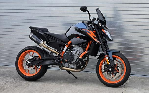 2022 KTM Duke 890 R