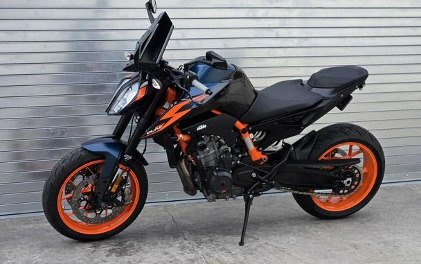 2022 KTM Duke 890 R
