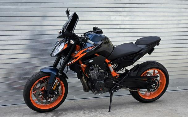 2022 KTM Duke 890 R