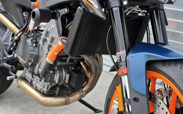 2022 KTM Duke 890 R