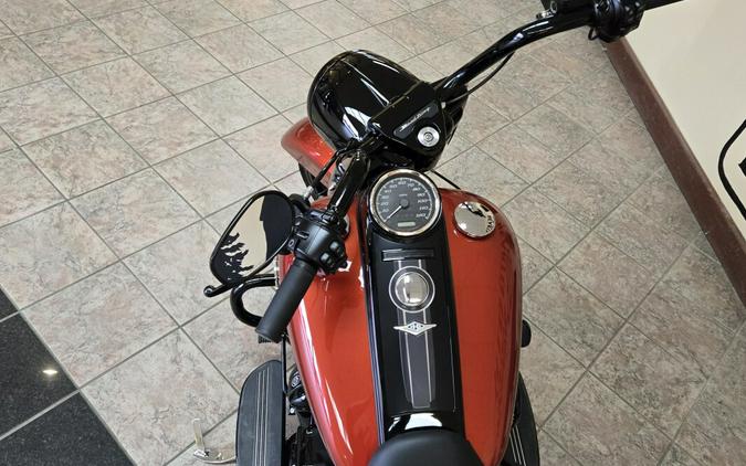 2025 Harley-Davidson® Road King® Special Whiskey Fire