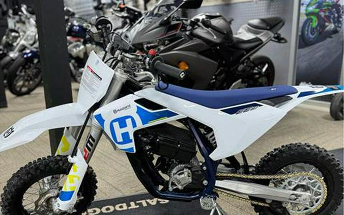 2024 Husqvarna EE 3