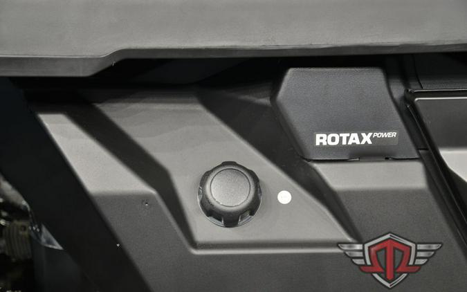 2026 Can-Am Defender PRO Limited HD10