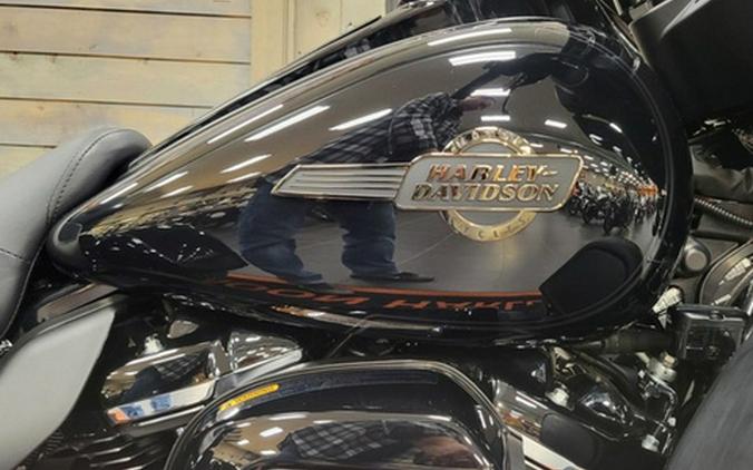 2025 Harley-Davidson FLHTCUTG - Tri Glide Ultra