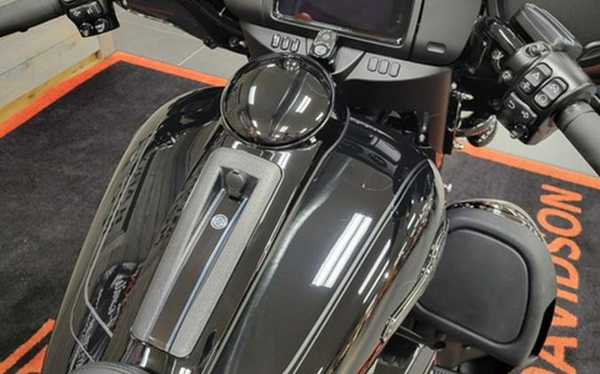 2025 Harley-Davidson FLHTCUTG - Tri Glide Ultra