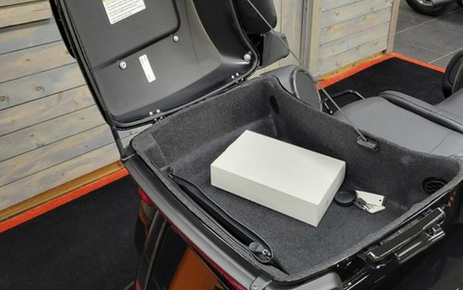 2025 Harley-Davidson FLHTCUTG - Tri Glide Ultra