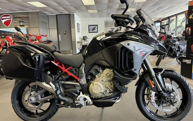 2026 Ducati Multistrada V4 S Travel & Radar Thrilling Black