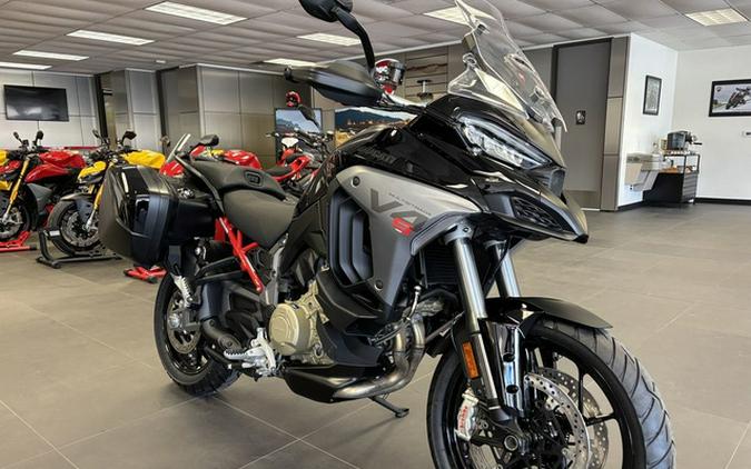 2026 Ducati Multistrada V4 S Travel & Radar Thrilling Black